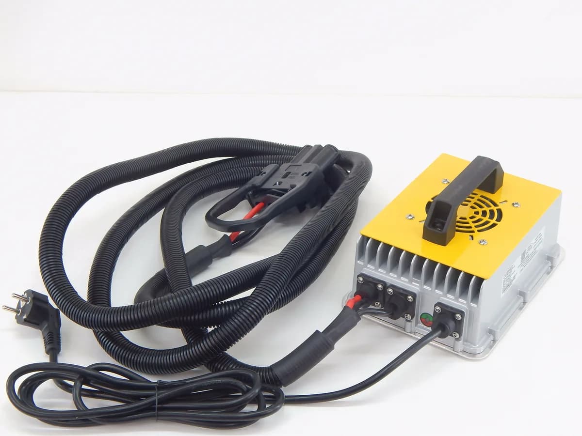 Зарядное устройство для тележек CBD20R-II Li-ion 24V/50A (Charger 35206000174)